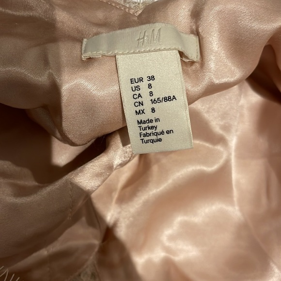 Beautiful 2 for 1 satin laced night gown robe( one black and the other one nude) - Picture 8 of 11